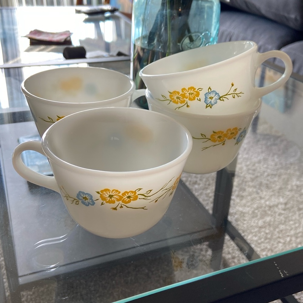 PYREX 4 cup set